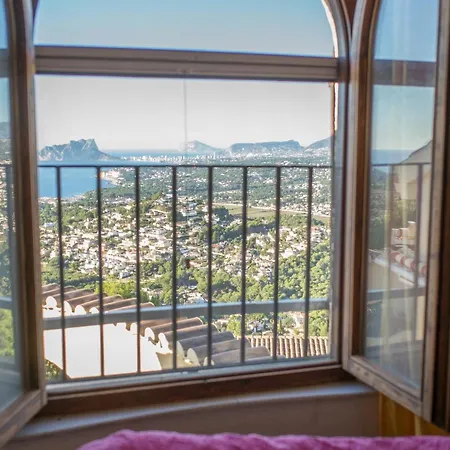 Villa Casa Inca, With Heatable Pool And View Atop Moraira El Portet *