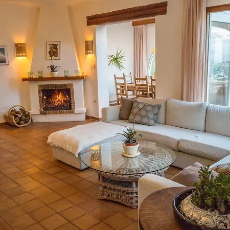 Villa Casa Inca, With Heatable Pool And View Atop Moraira El Portet *