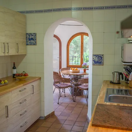 Villa Casa Inca, With Heatable Pool And View Atop Moraira El Portet